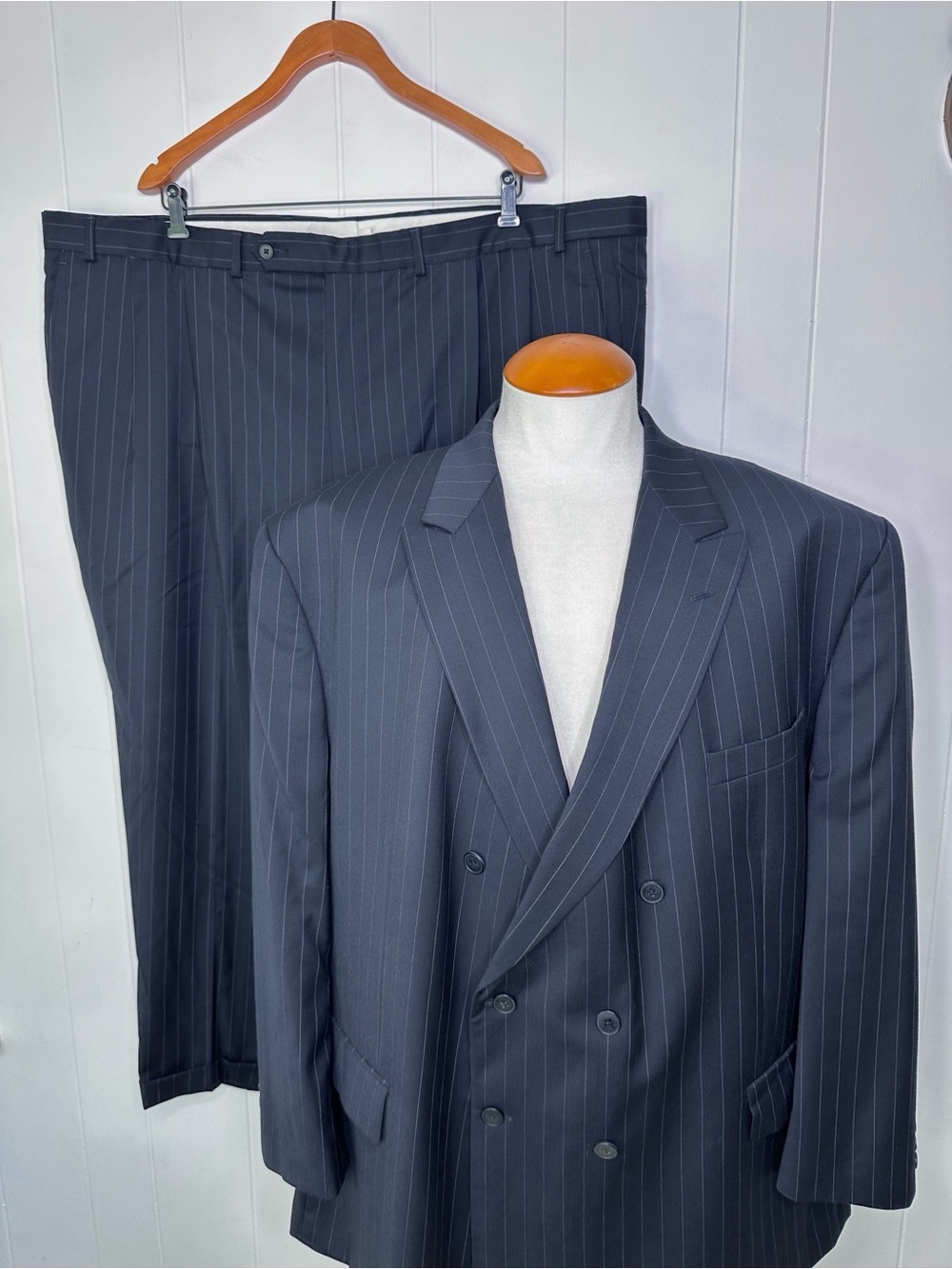 Oscar de la Renta Navy Pinstripe Double Breasted SUIT